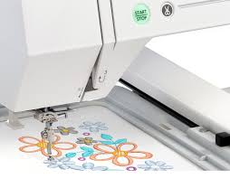 Janome Memory Craft 550E Embroidery Machine + FREE Beginner Software