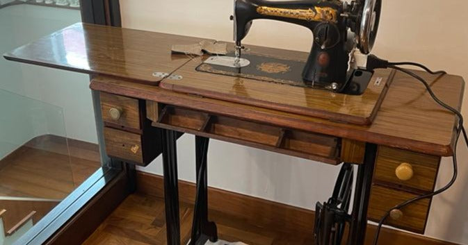 Singer Original Traditional Sewing Cabinet ONLY - Brown Glossy Finishing