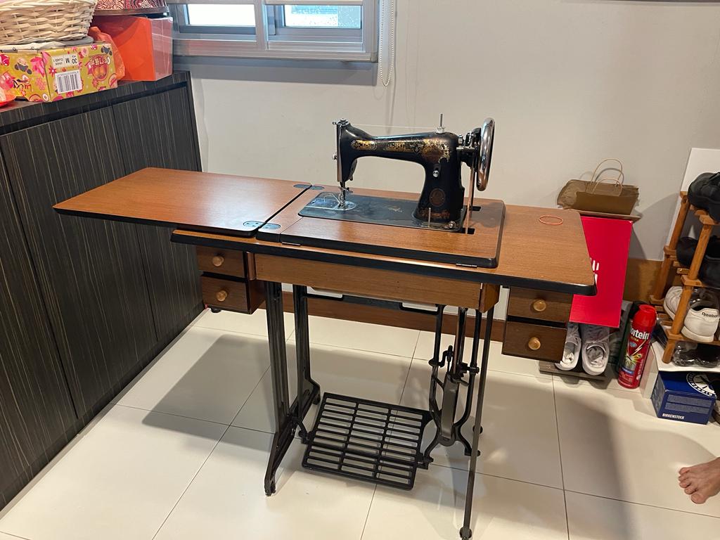 Sewing Machine Table and Stand
