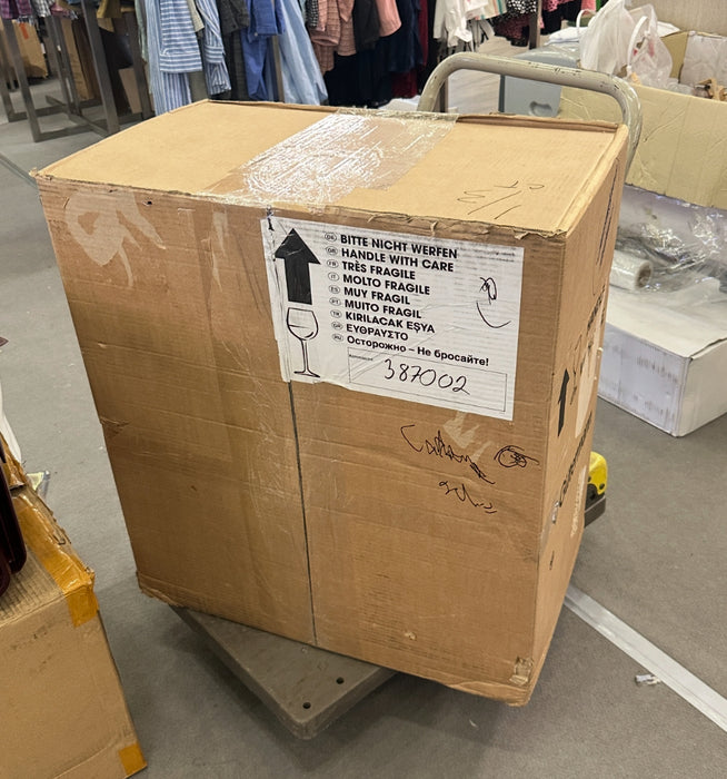 Gutermann Creative Premium Quality 100% Polyester, Sew-all threads in complete set of 120 colours, including display Cabinet. Made in Germany. Sealed Box. 