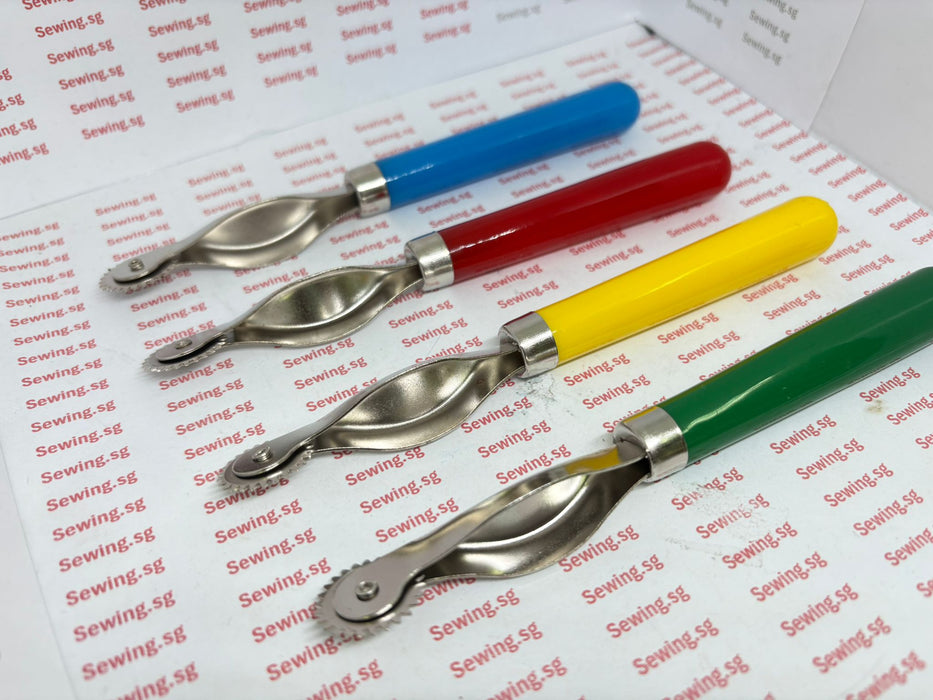 Tracing Wheel (plastic handle)