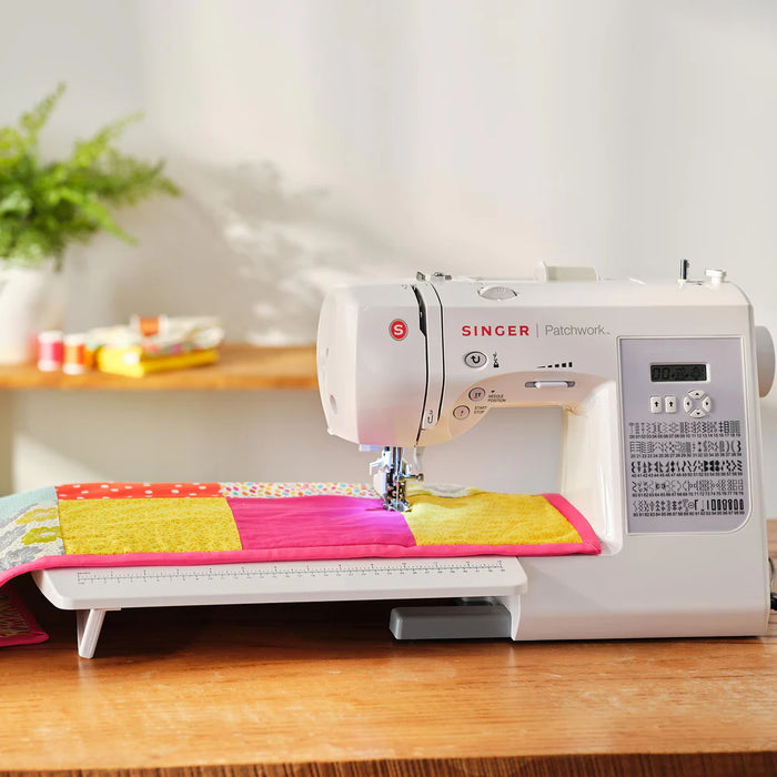 SINGER Patchwork 7285Q Quilting & Sewing Machine – 100 Built-In Stitches with Extension Table