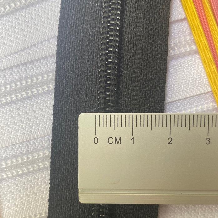 Zips Size 5, for Bags,cushions,heavy duty application.